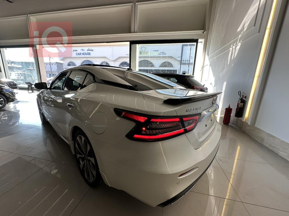 Nissan Maxima